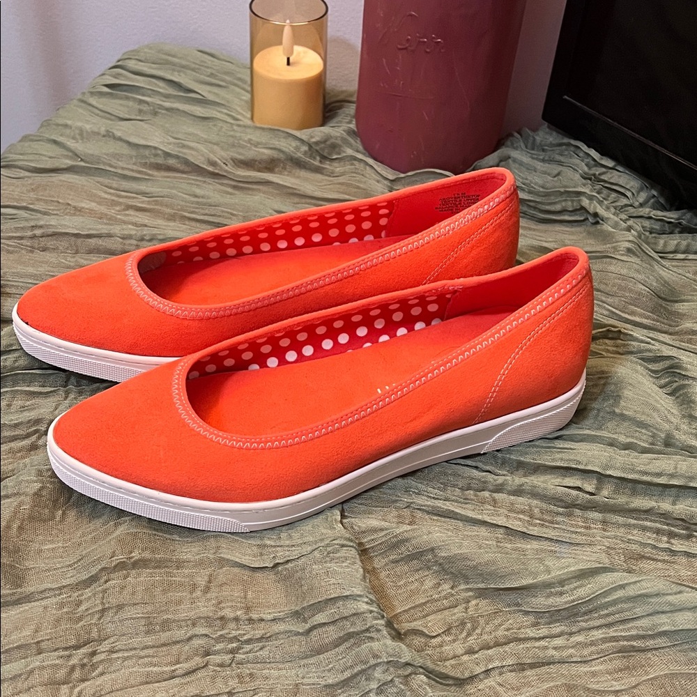 Anne Klein Women’s 7 1/2 Bright Orange Flats